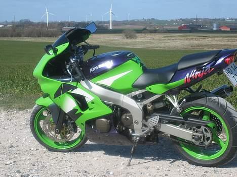Kawasaki ZX6R *SOLGT* billede 8
