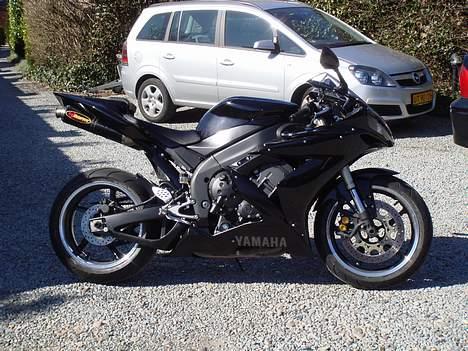 Yamaha YZF R1  billede 1