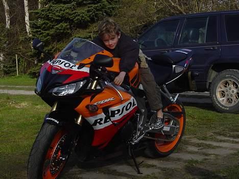 Honda cbr 1000rr fireblade (solgt) billede 6