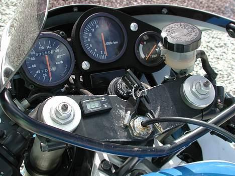 Suzuki GSX-R 400 (solgt) - anden sommer på cyklen og har nu kørt 33200 km ca. billede 9