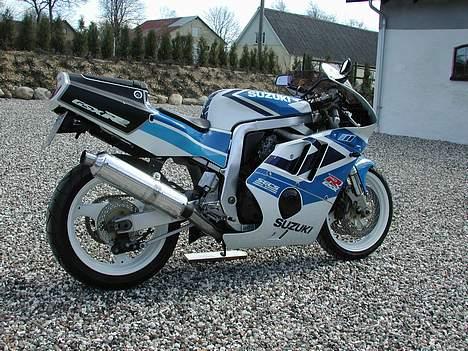 Suzuki GSX-R 400 (solgt) billede 12