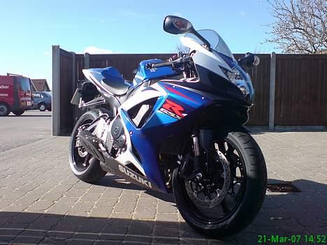Suzuki GSXR 750 K7 (SOLGT) billede 2