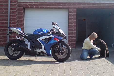 Suzuki GSXR 750 K7 (SOLGT) billede 9