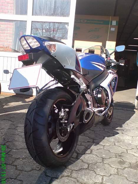 Suzuki GSXR 750 K7 (SOLGT) billede 12