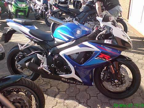 Suzuki GSXR 750 K7 (SOLGT) billede 14