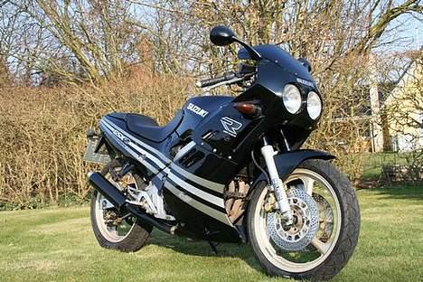 Suzuki GSX 250 R *SOLGT* billede 4