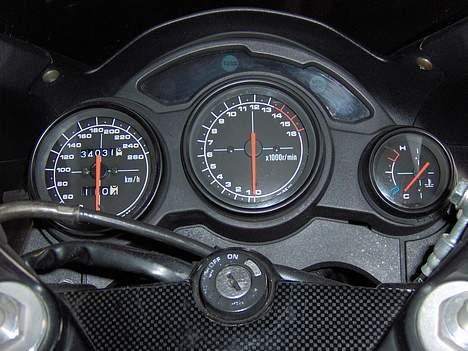 Suzuki RF600R "SOLGT" billede 10