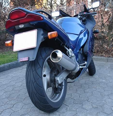 Suzuki RF 600 R (solgt) billede 2