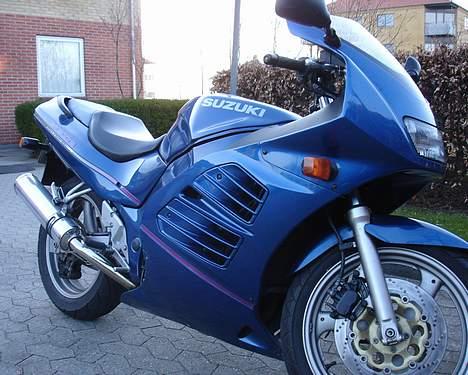 Suzuki RF 600 R (solgt) billede 4
