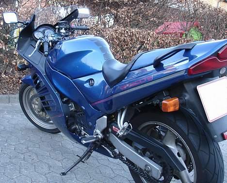 Suzuki RF 600 R (solgt) billede 6