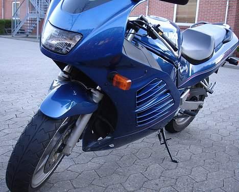 Suzuki RF 600 R (solgt) billede 7