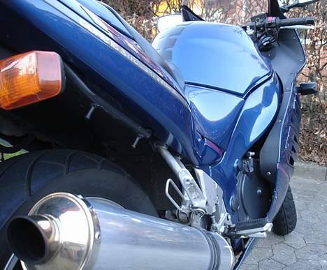 Suzuki RF 600 R (solgt) billede 9