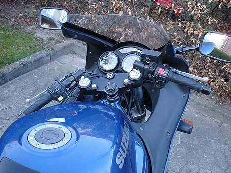 Suzuki RF 600 R (solgt) billede 10