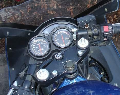 Suzuki RF 600 R (solgt) billede 12