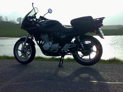 Honda CB 500 S *SOLGT 2009* - første tur en tidlig morgen , med fine tasker :-D ja kønne er de ikke men praktiske ja bestemt billede 6