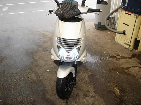 Aprilia Leonardo 150 Bi-xenon billede 17