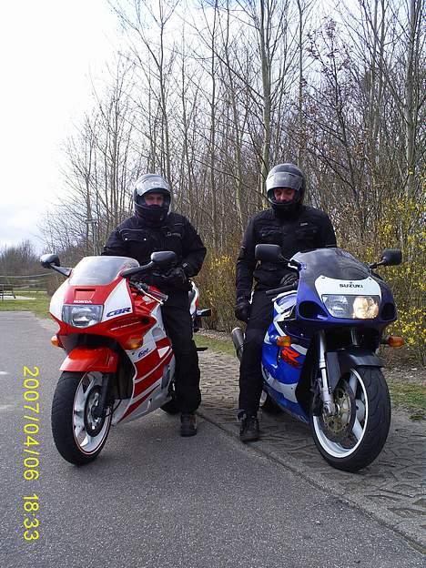 Honda CBR 600 F2 ***solgt*** - Mig og min kammerat på sin GSX-R 750 billede 4