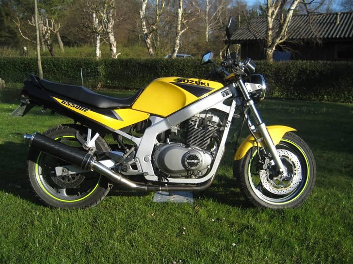 Suzuki GS500 (SOLGT) - Det er så mit legetøj... ikke så stor, men nu en skæg nok cykel. billede 1