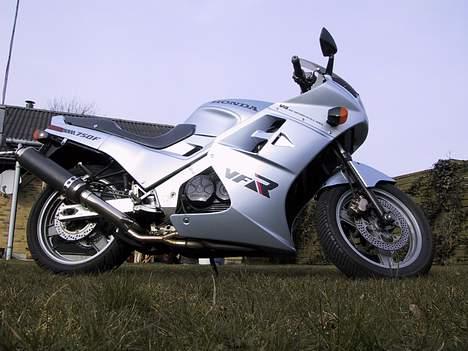 Honda VFR750F billede 4