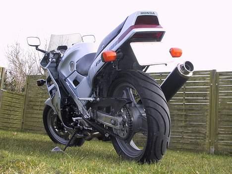 Honda VFR750F billede 9