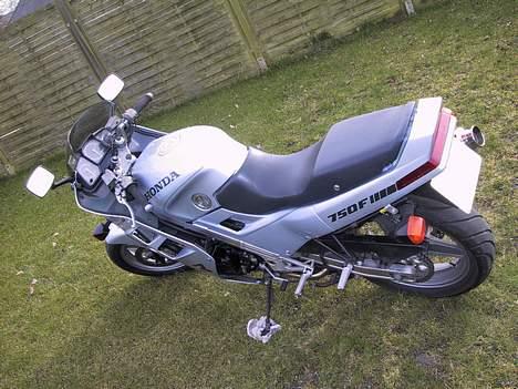 Honda VFR750F billede 14