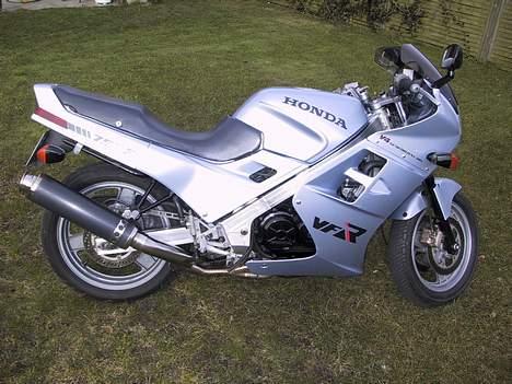 Honda VFR750F billede 15