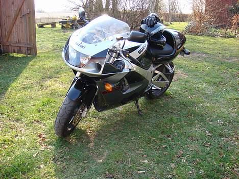 Suzuki GSX-R 750 - *SOLGT* billede 2