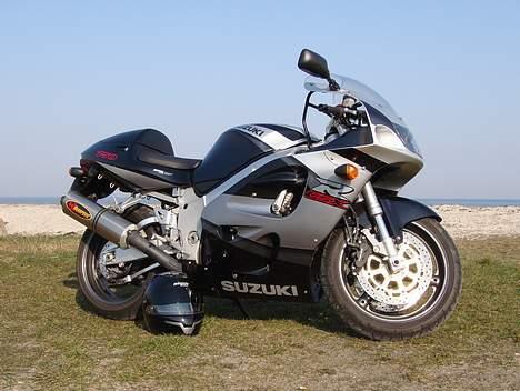 Suzuki GSX-R 750 - *SOLGT* - En af de første solskinsdage i april billede 4