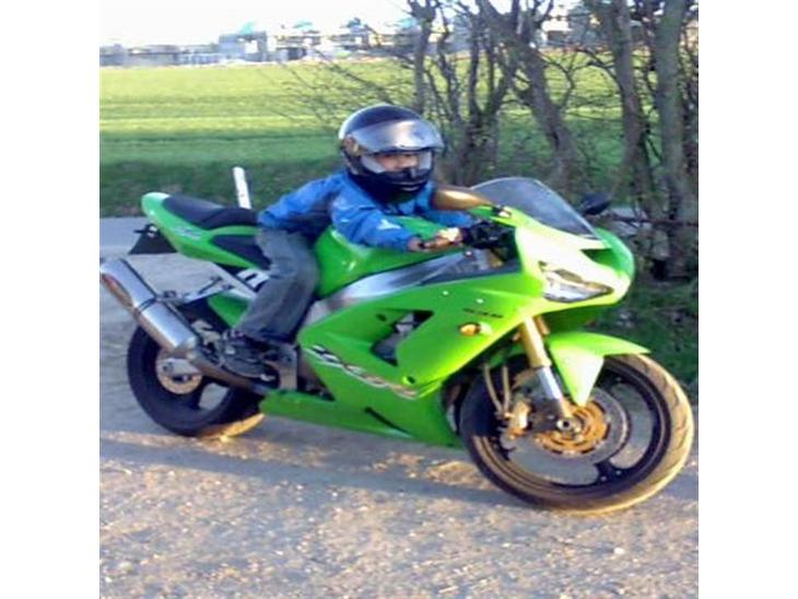 Kawasaki Ninja ZX6R - Det går pænt stærkt for den lille mand billede 1