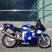 Yamaha YZF R6 *** Solgt ***