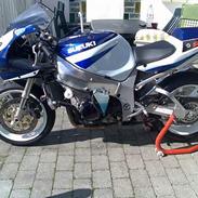 Suzuki GSX-R 750 K2