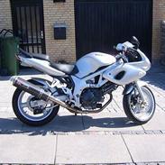 Suzuki SV650s