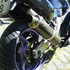 Suzuki GSXR-400 R **SOLGT**
