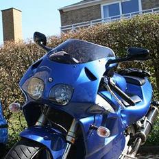 Honda RVF 400 (NC35)