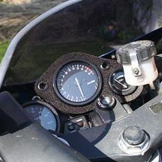 Honda RVF 400 (NC35)