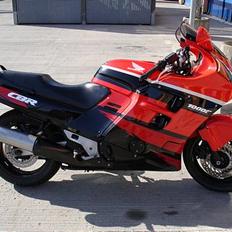 Honda CBR 1000 F SC24