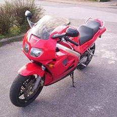 Honda VFR 750F "Vaffen"