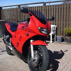 Suzuki RF 600R