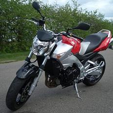 Suzuki GSR600