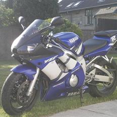 Yamaha R6 
