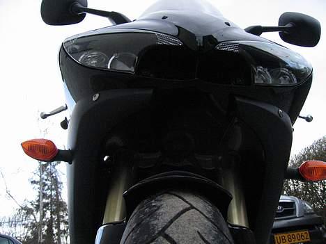 Yamaha YZF-R6 05 billede 8