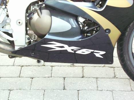Kawasaki ZX6R billede 2