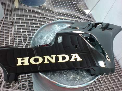 Honda CBR 1000 RR - hos malern billede 6