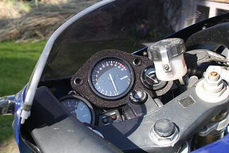 Honda RVF 400 (NC35) billede 3