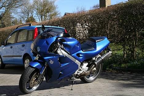 Honda RVF 400 (NC35) billede 5