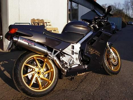 Honda VFR 750F RC36 billede 2