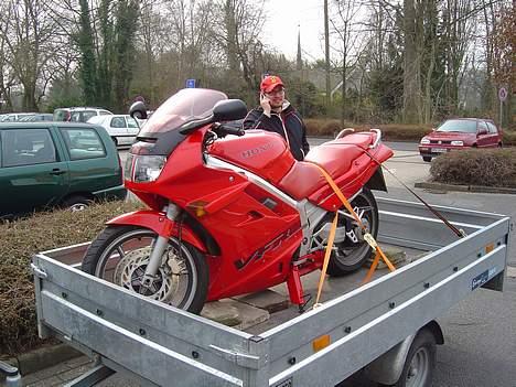 Honda VFR 750F RC36 - vifferen skifter Hjemland billede 7