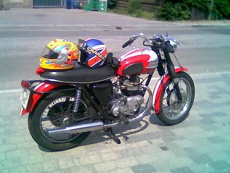 Triumph T100ss billede 1