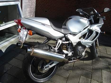 Honda VTR 1000 F --SOLGT-- billede 6