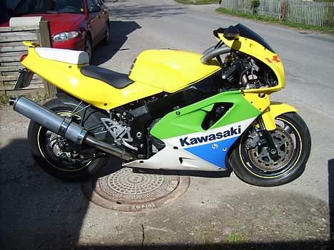 Kawasaki ZXR 750 J **Solgt** - Rimstripes ! En pest at montere når de ikke er krumme. billede 11